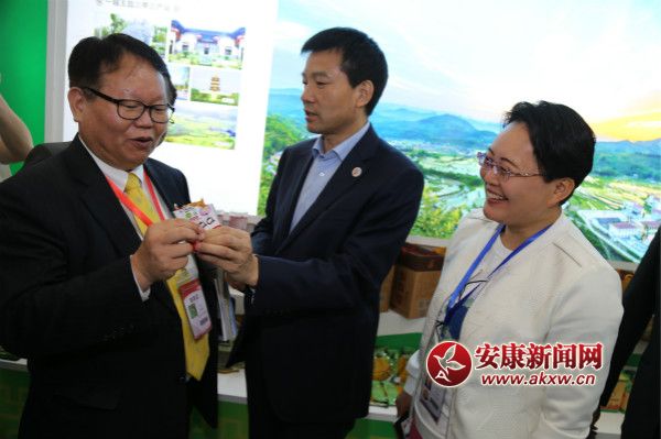 ��ί��ӛ�솢�����_�̽�B�h�ħ��aƷ  ����  �z_meitu_21.jpg