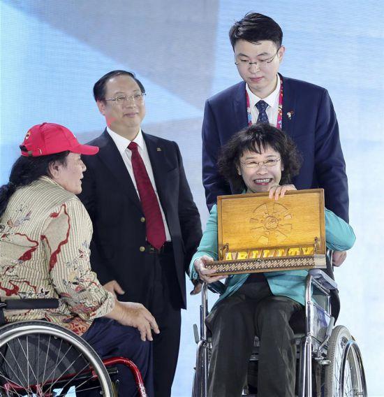 �������\������3�������Á����\�����ż��_�]Ļ