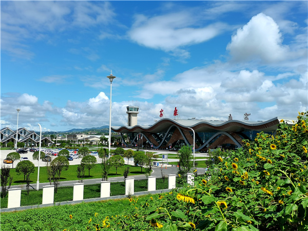 �{������������İ����C��